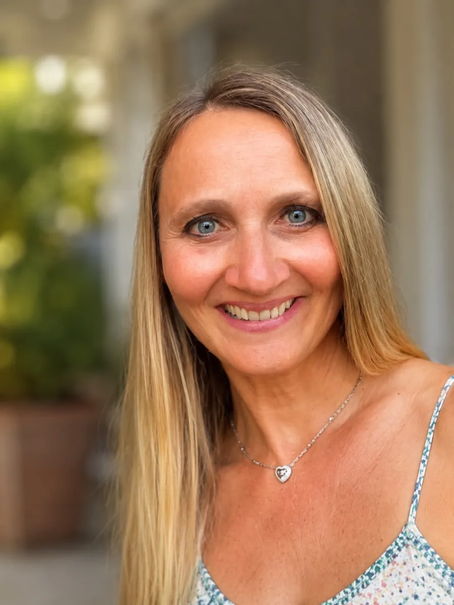 Claudia Müller, owner of the massage practice in Urdorf